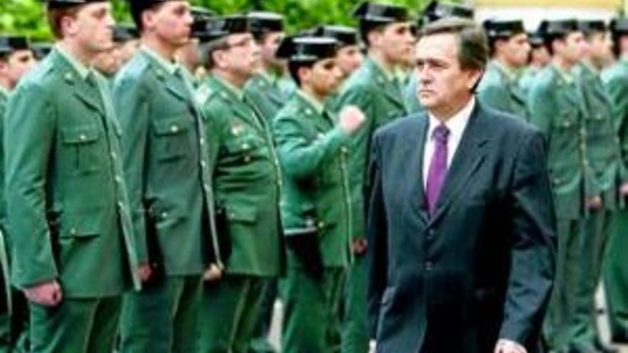 España envía por fin al director general de la Policía a Venezuela
