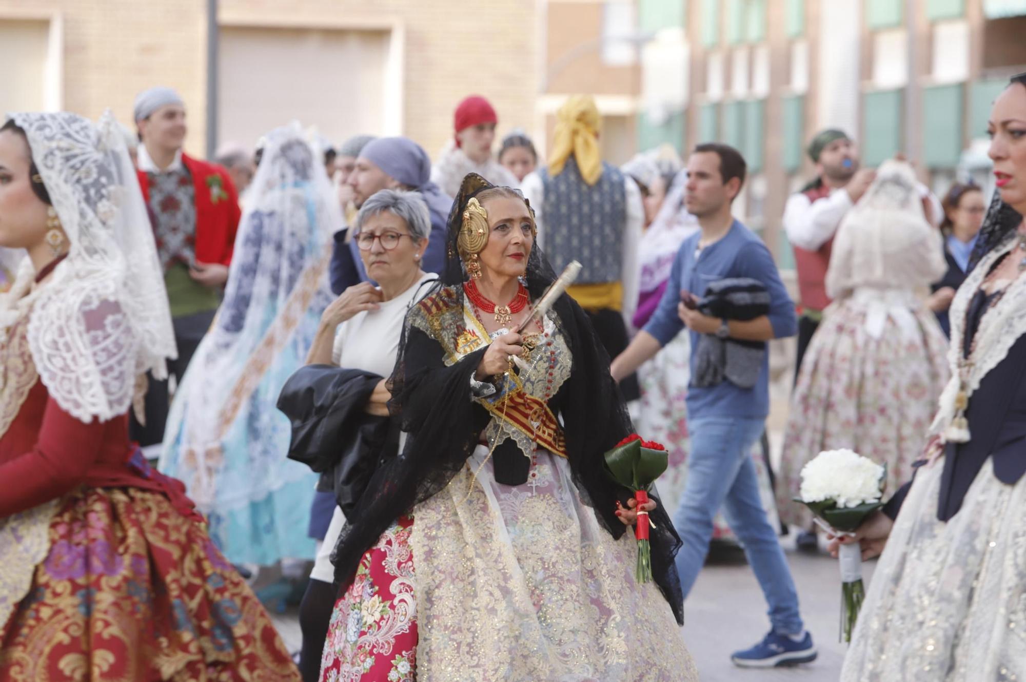 Multitudinaria Ofrenda fallera en Xàtiva