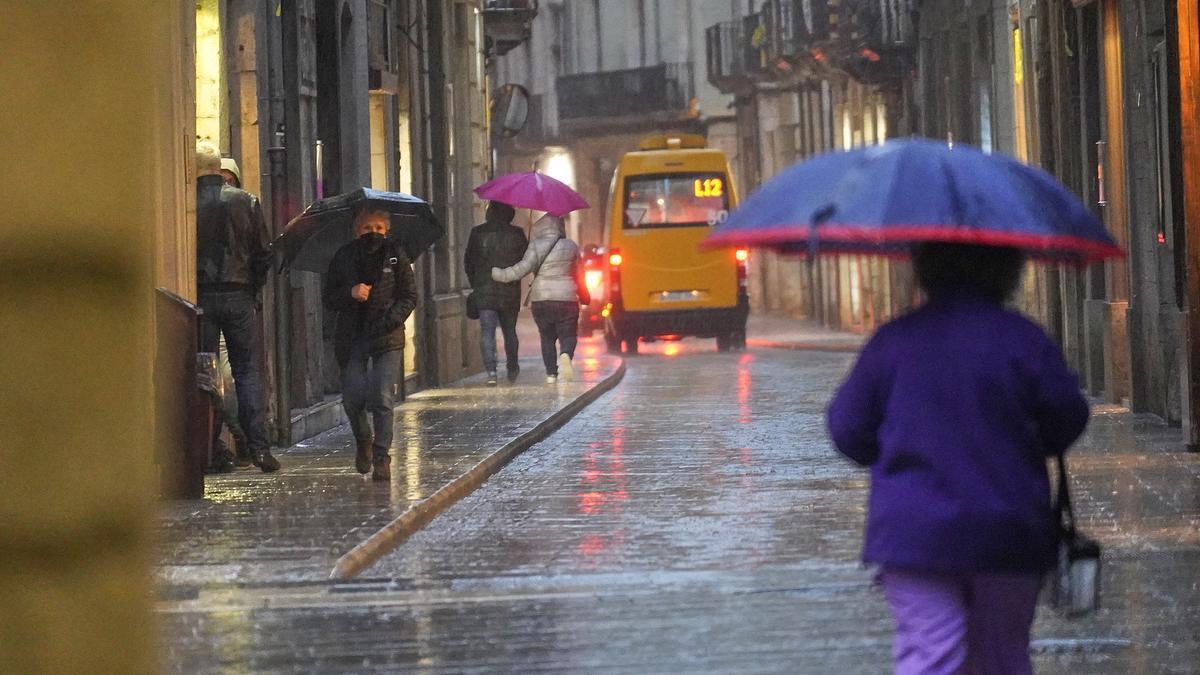 Un dia plujós a Girona, foto d&#039;arxiu