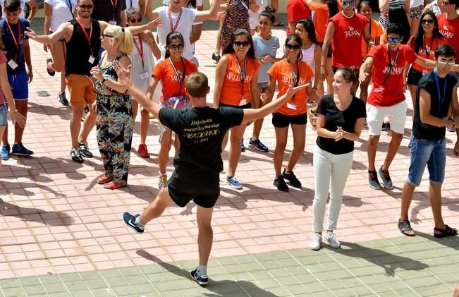 FESTIVAL FOLCLORE INGENIO TALLER BAILAR