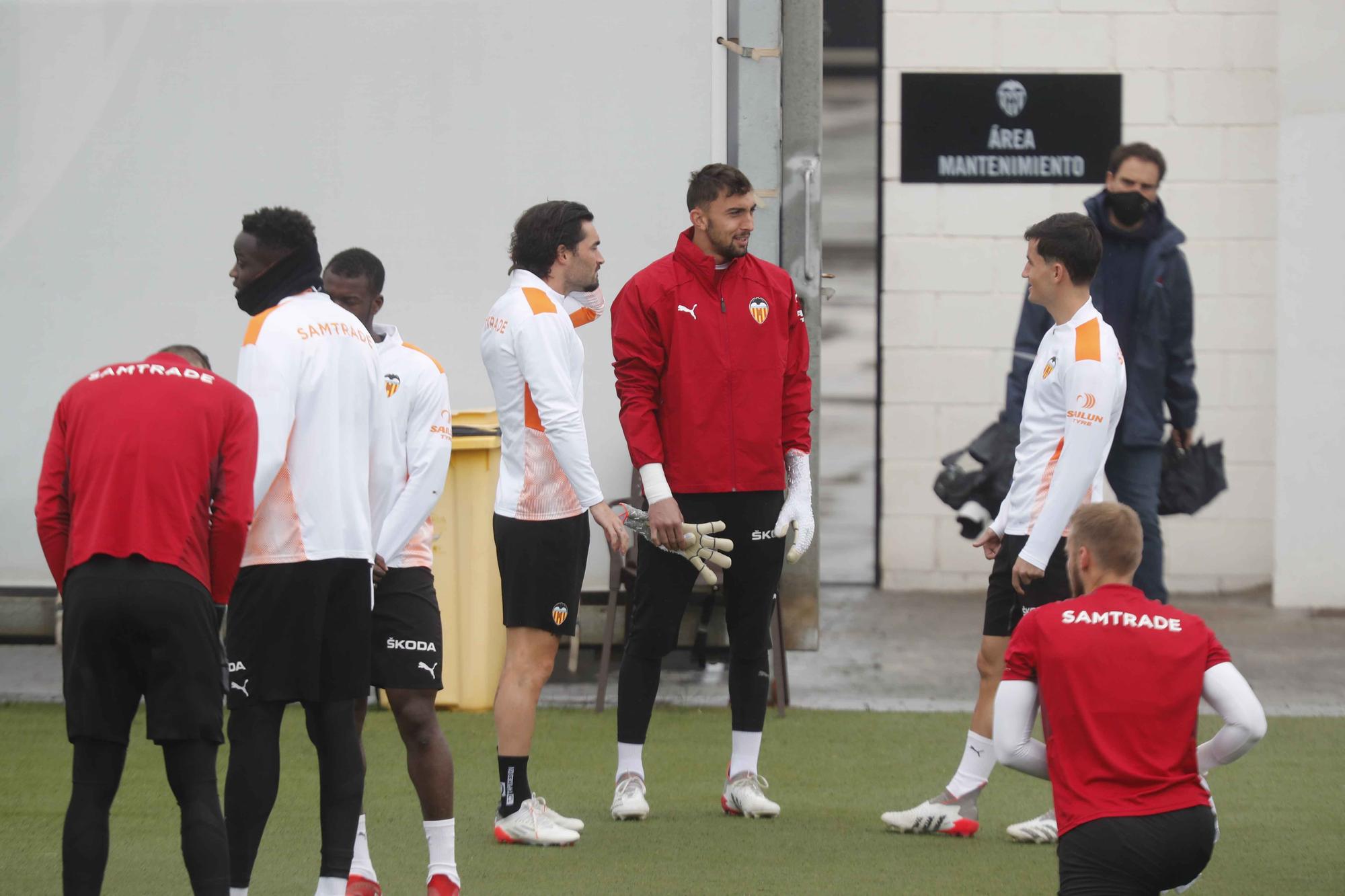 Última sesión antes del partido frente a la Real Sociedad para el Valencia