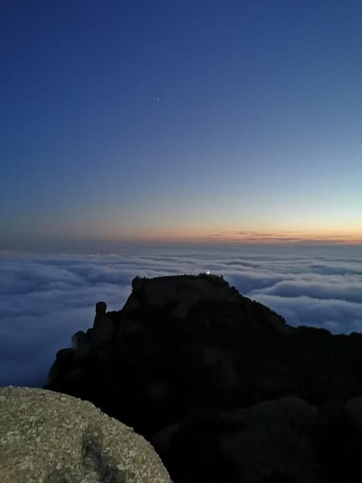 «Llum i llibertat» il·lumina les agulles de Montserrat