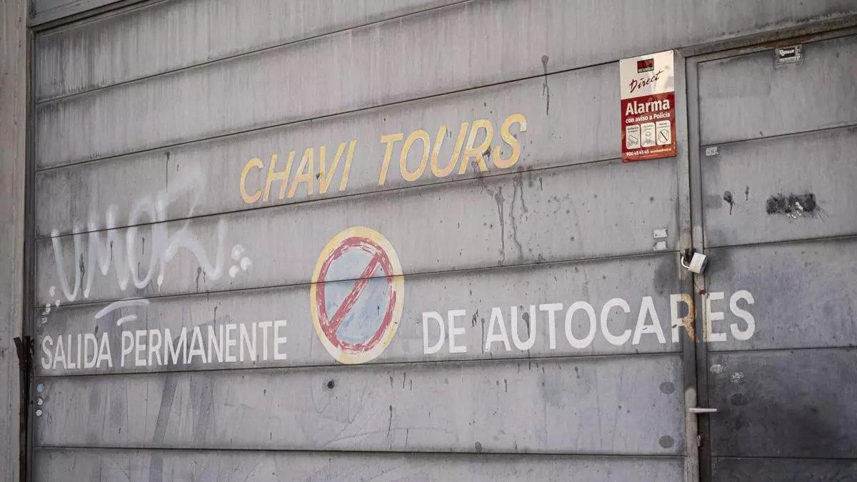 Nave de Chavi Tours, la empresa de autocares del conductor del autocar accidentado en Francia.