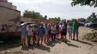 Los vecinos piden limpieza en el descampado de El Bulto
