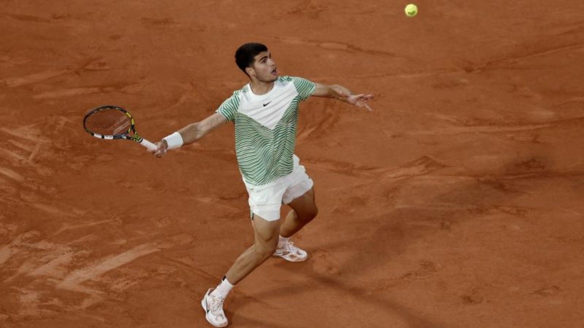 Alcaraz trata de doblegar a Shapovalov en dieciseisavos del Roland Garros