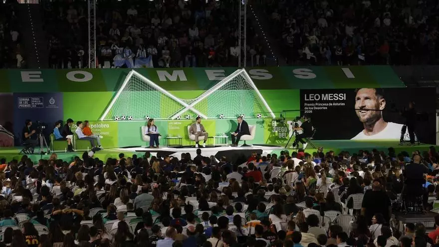 Encuentro de Messi con la comunidad educativa en Oviedo
