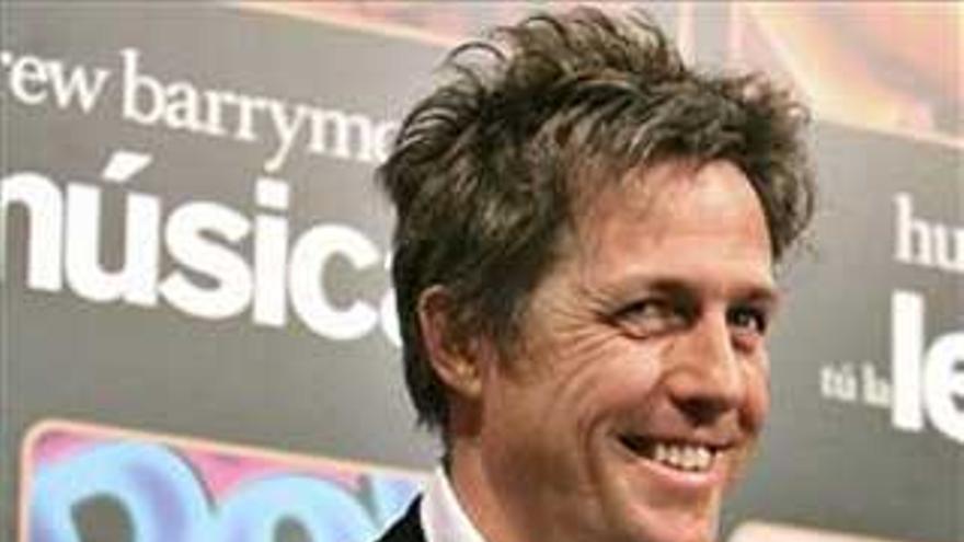 Hugh Grant, detenido por agredir a un fotógrafo con una fiambrera