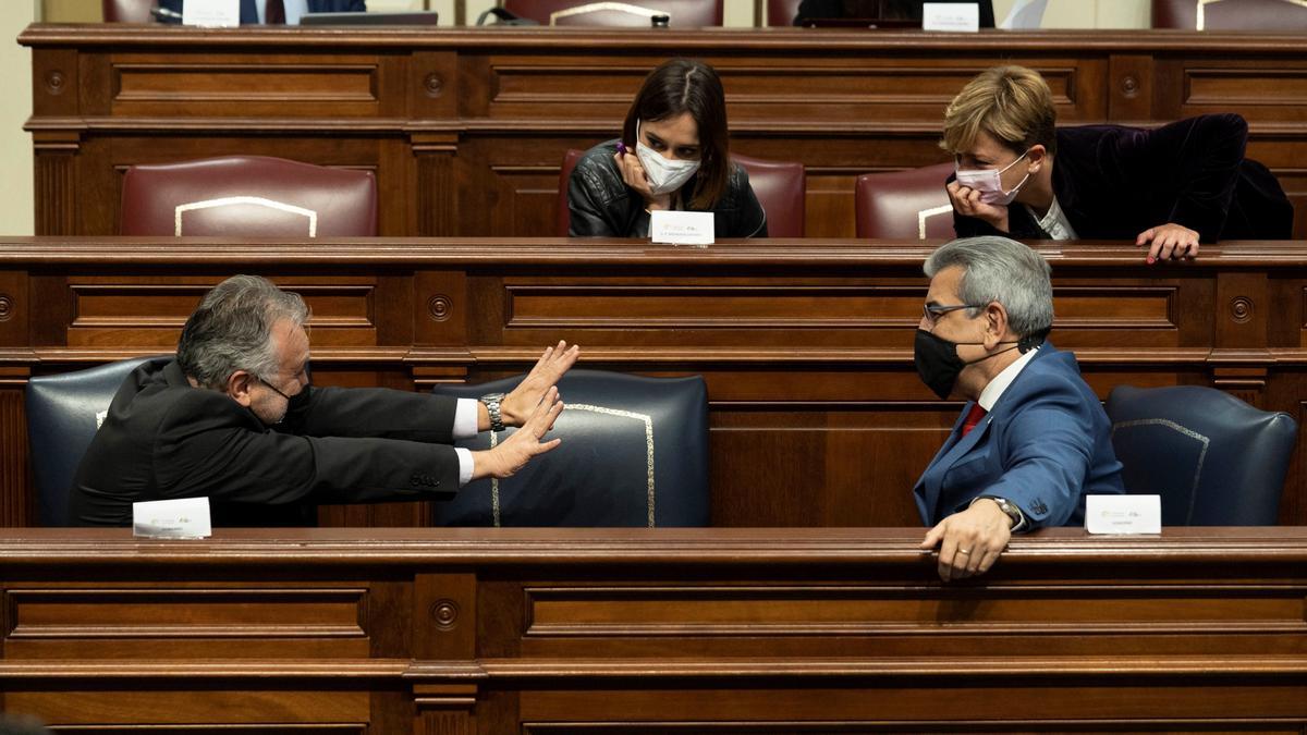 Pleno del Parlamento de Canarias