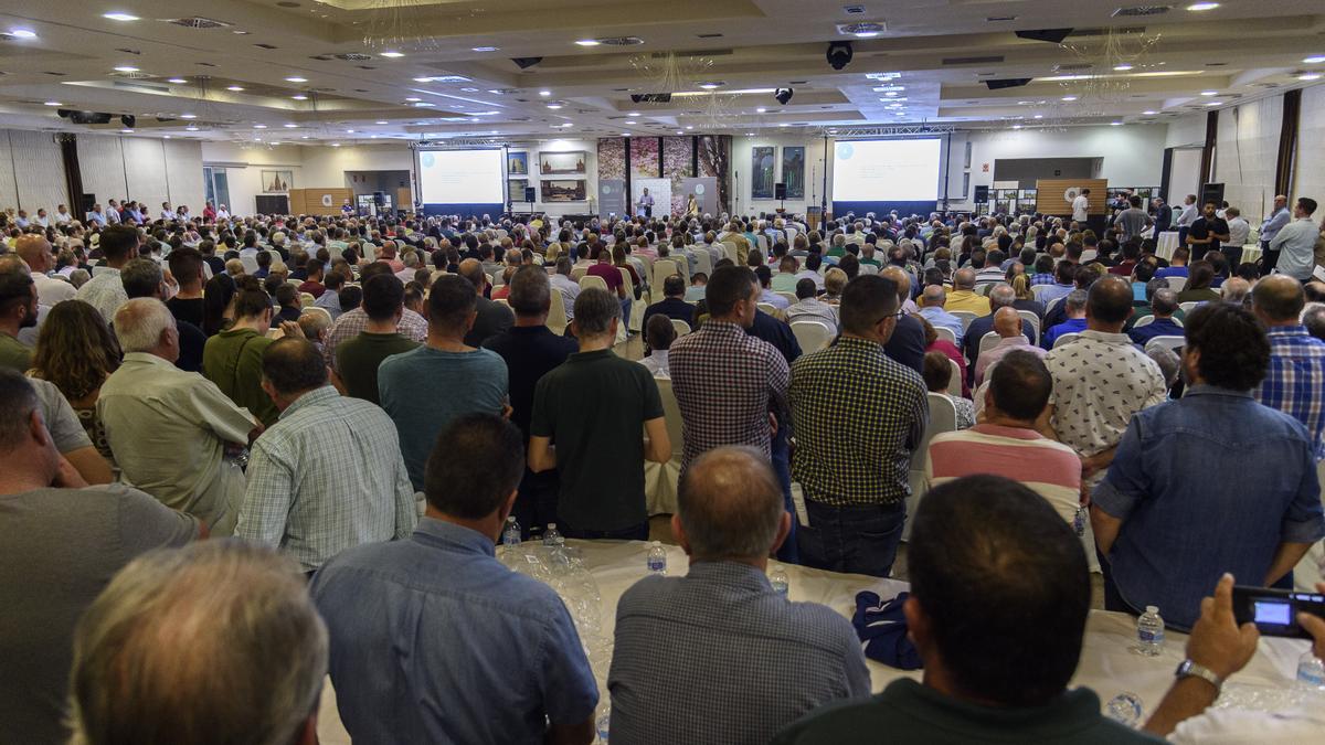 Asamblea de la Fundación Ingenio en Torre Pacheco, a la que asistieron más de mil agricultores.