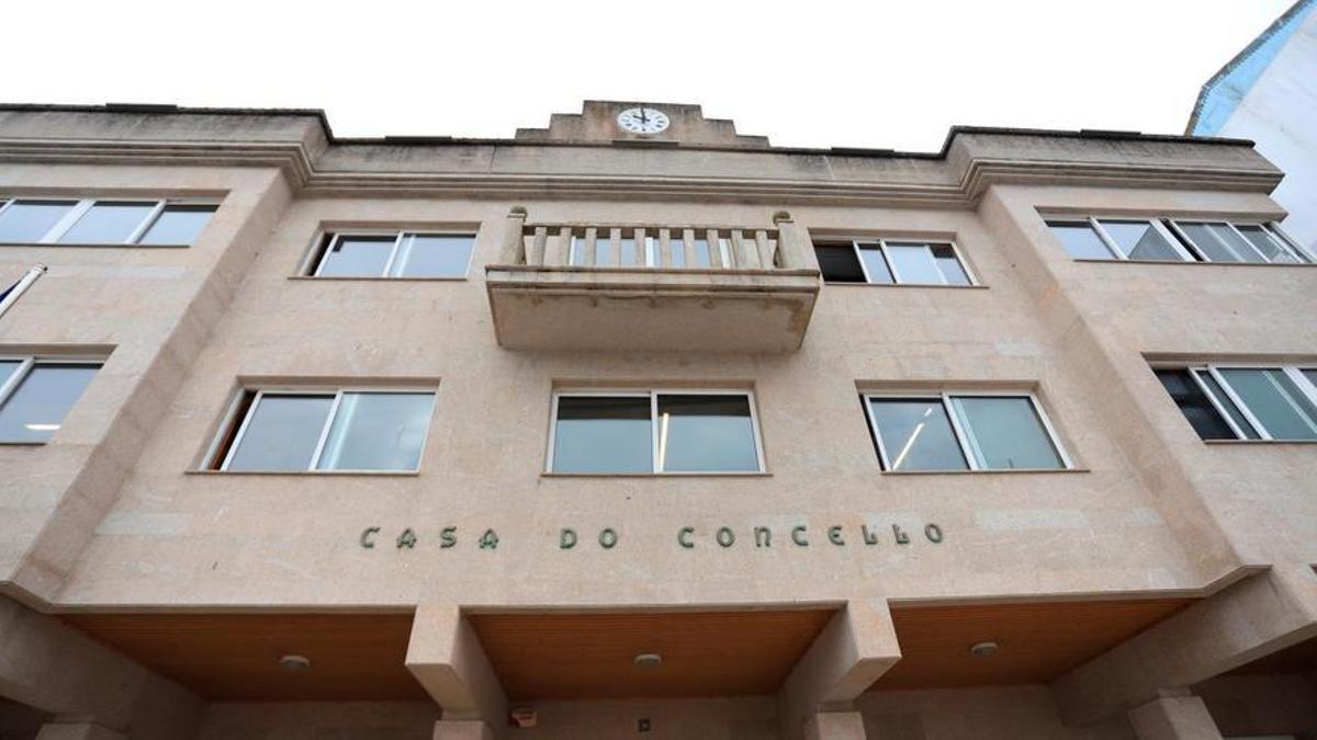 A falta de servizo impide o desenvolvemento do traballo municipal.