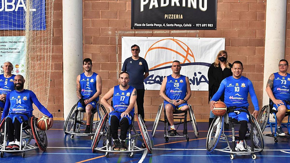 El DiscaEsports Bàsquet Calvià posa en el Poliesportiu Galatzó. | BÀSQUET CALVIÀ