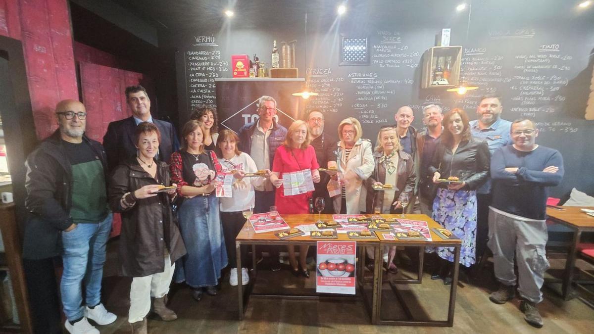 El arranque del certamen &quot;Mieres de Pinchu&quot; en el restaurante TC28, ganador de la edición de 2022. | A. Velasco