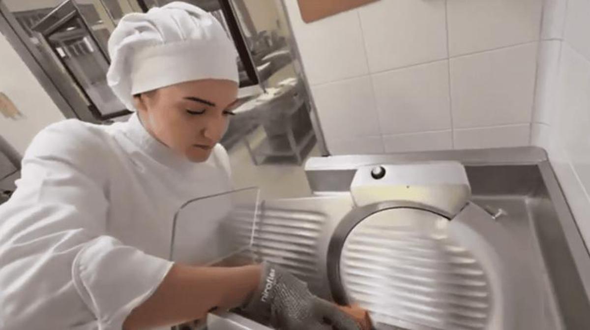 Fotograma de la vídeo receta de Ana González Carrillo, del IES La Flota