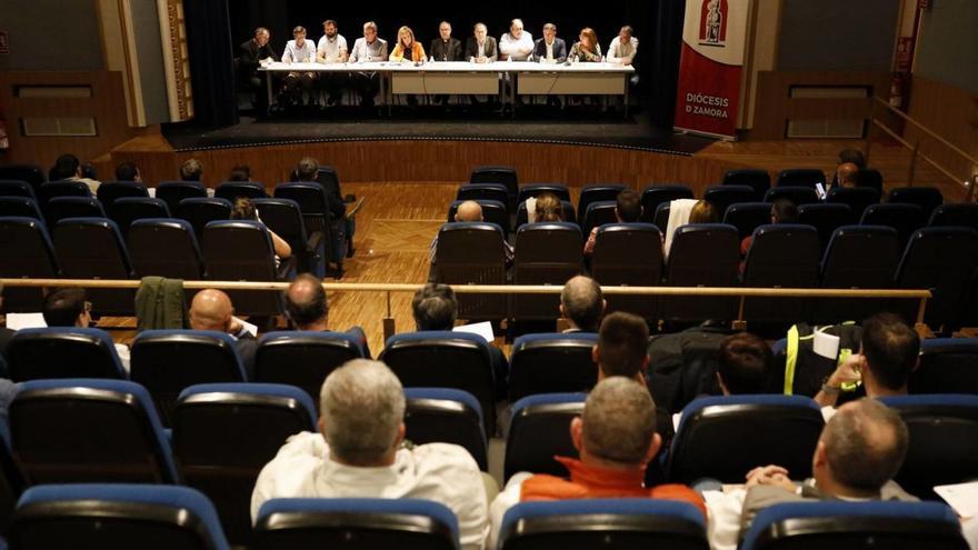 El obispo de Zamora llama a capítulo a cada una de las tres cofradías díscolas