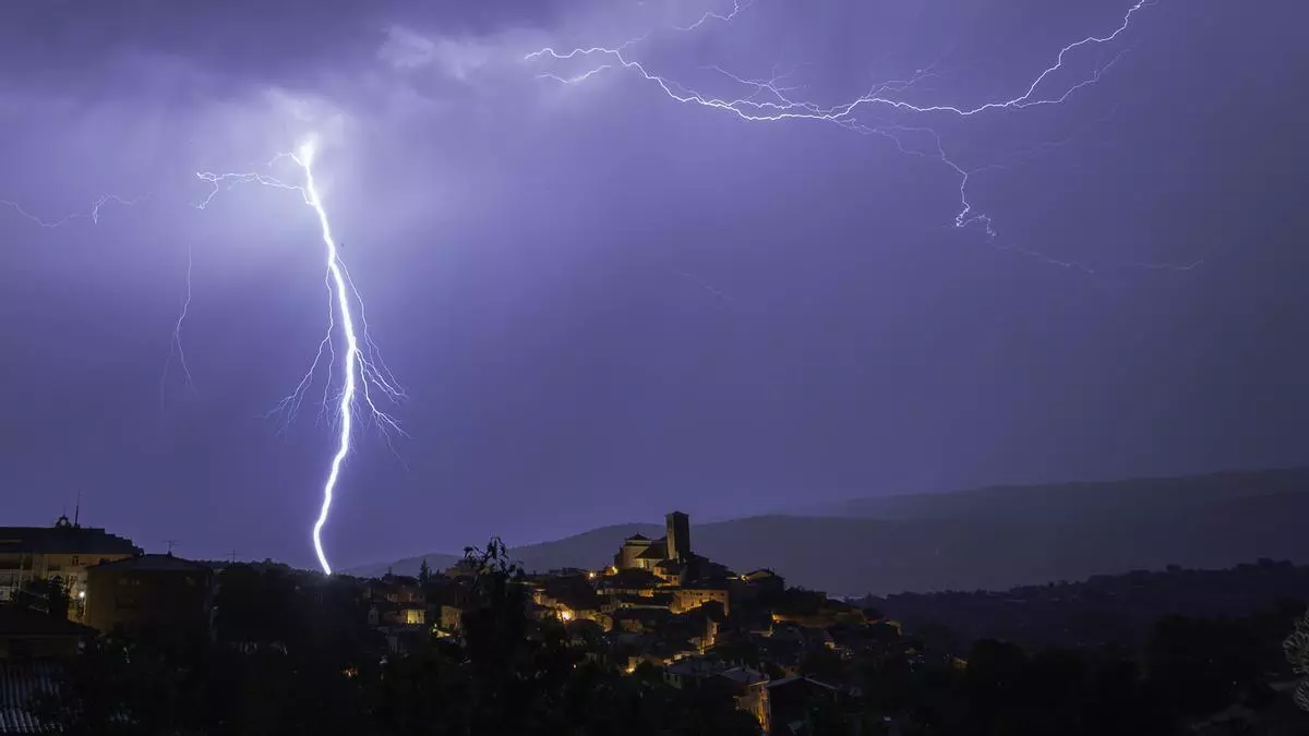 Extremadura en alerta amarilla por tormentas este lunes con chubascos localmente fuertes