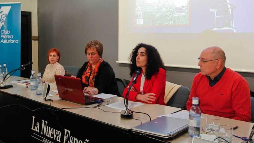 De izquierda a derecha, Sofía G. Lahera, Rosa María Rodríguez, María Asunción Arias y Chema Martínez.