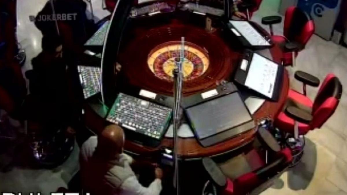 Ruleta electrónica de un salón de juego.