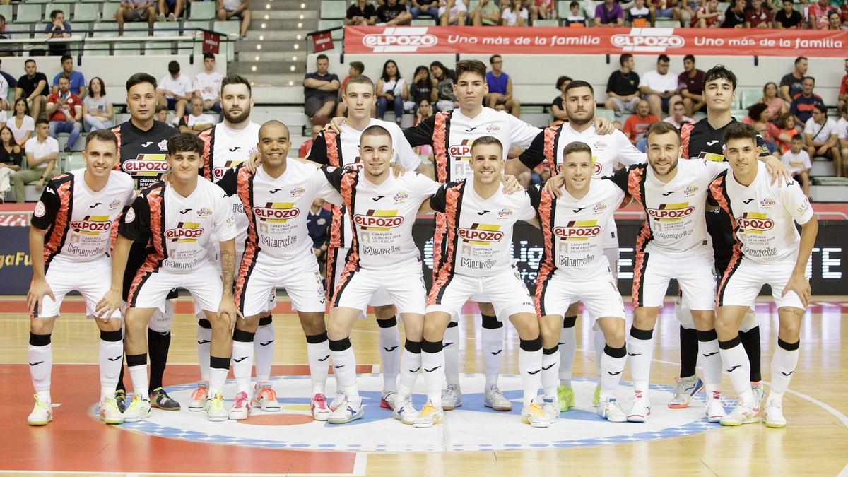 Jugadores de ElPozo, posando antes del inicio del encuentro