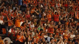 La Caldera 'taronja' bate récords para llevar en volandas al Valencia Basket