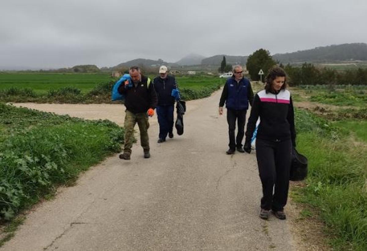 FOTOS | Así ha sido la jornada de limpieza rural en Sant Joan y Vilafranca FOTOS | Así ha sido la jornada de limpieza rural en Sant Joan y Vilafranca
