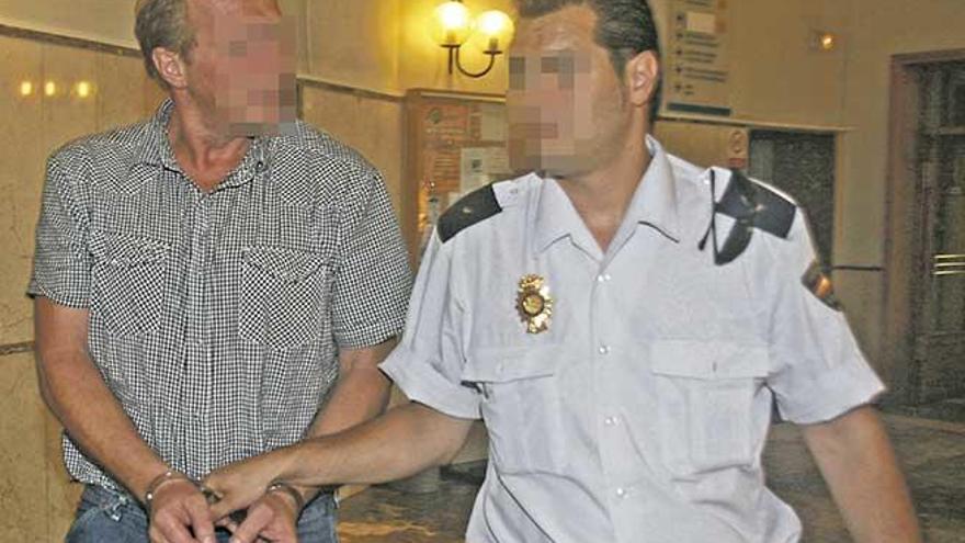 El encargado fue detenido en relación con el crimen