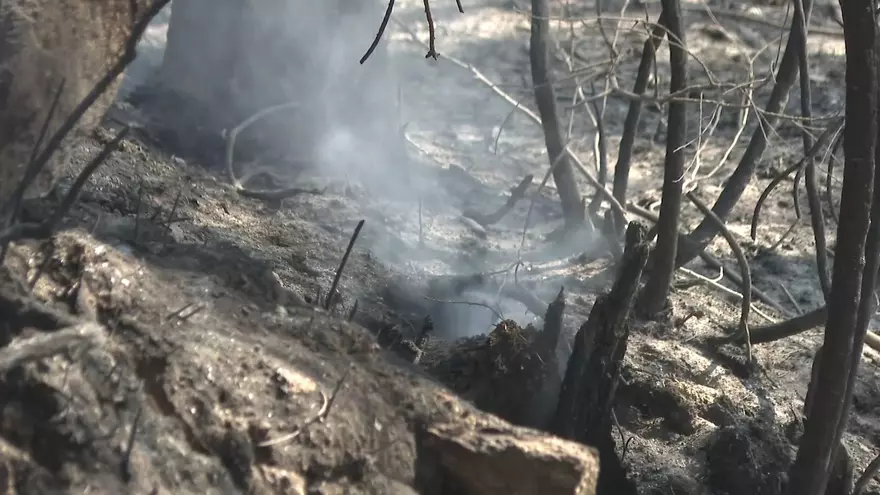 Evacuado en pleno incendio un vecino de Corme con un ictus gracias a una arriesgada operación del Samur y la Guardia Civil