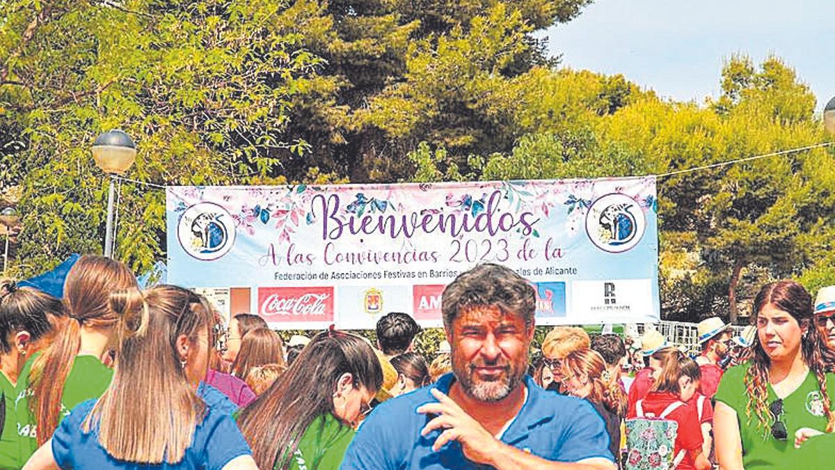 El buen ambiente y la camaradería reinaron durante la jornada festiva que tuvo lugar el domingo 30 de abril en los jardines del Centro de Formación de la Agencia Local de Desarrollo.