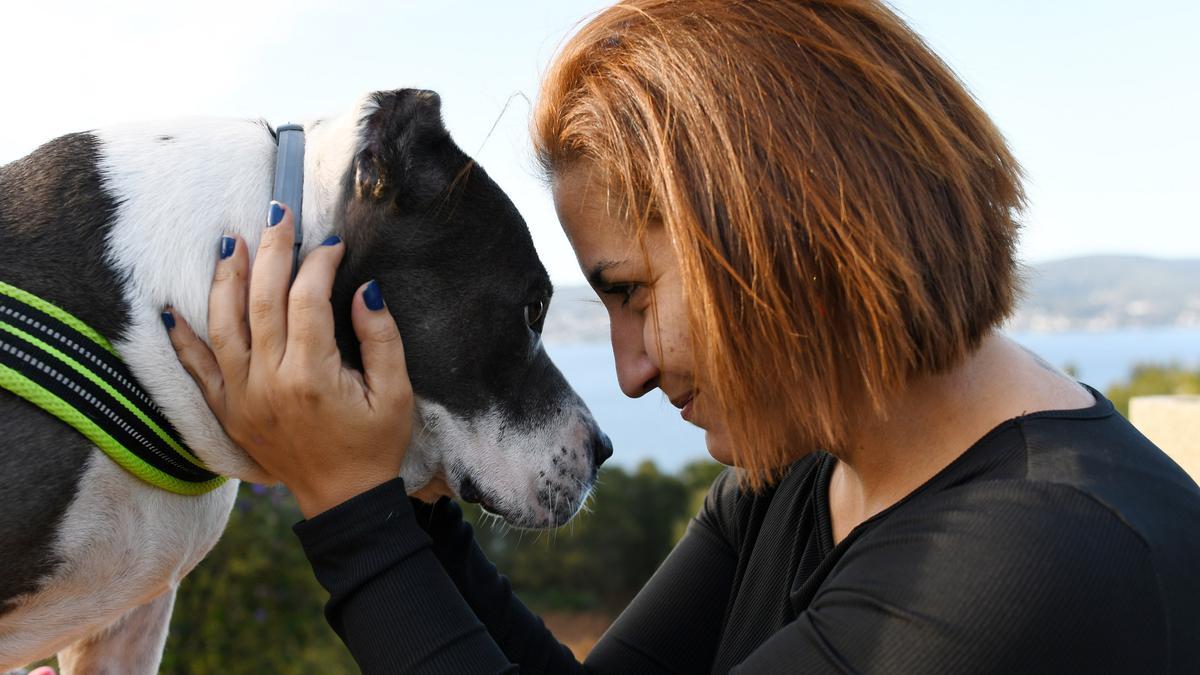 Cati Martínez con Alma, en Marín.