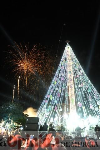 Encendido del Gran Árbol de Navidad de la Plaza Circular de Murcia