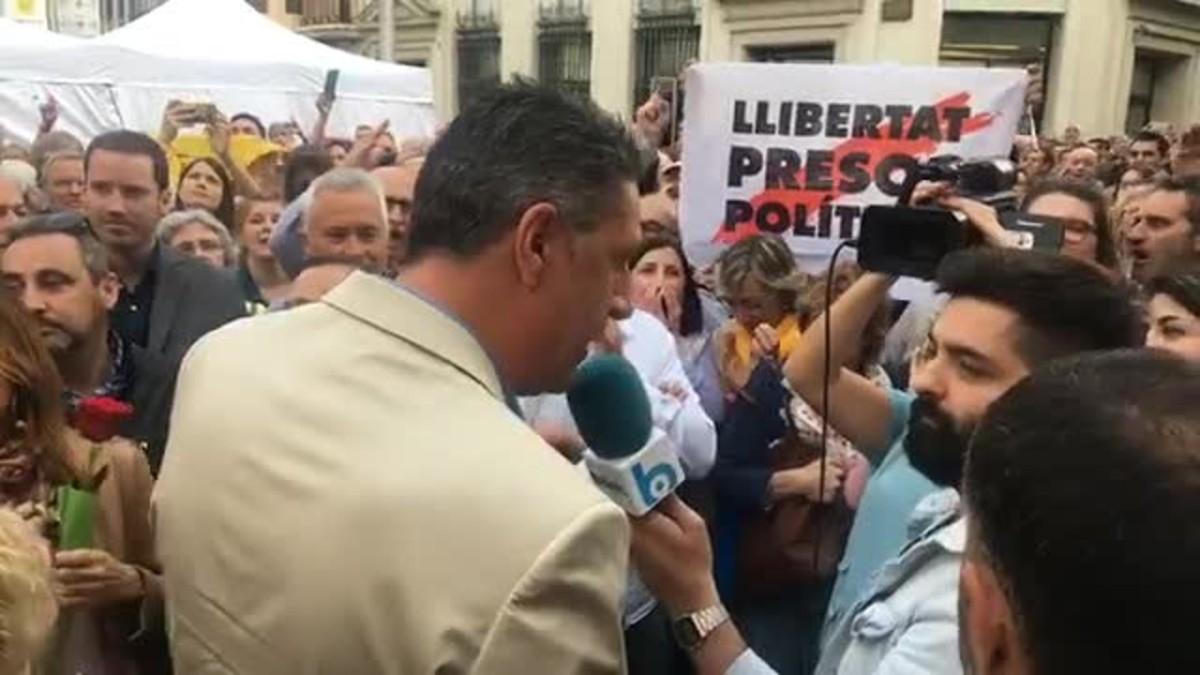 Xavier García Albiol, escridassat a Badalona, aquest dilluns, dia de Sant Jordi.