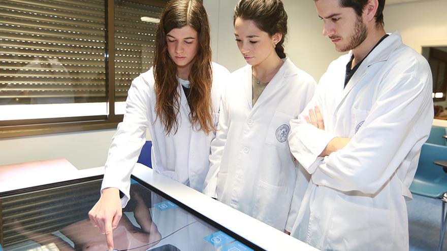 La Universidad Católica San Antonio de Murcia ofrece a sus alumnos el equipamiento más avanzado y emplea para sus prácticas internas