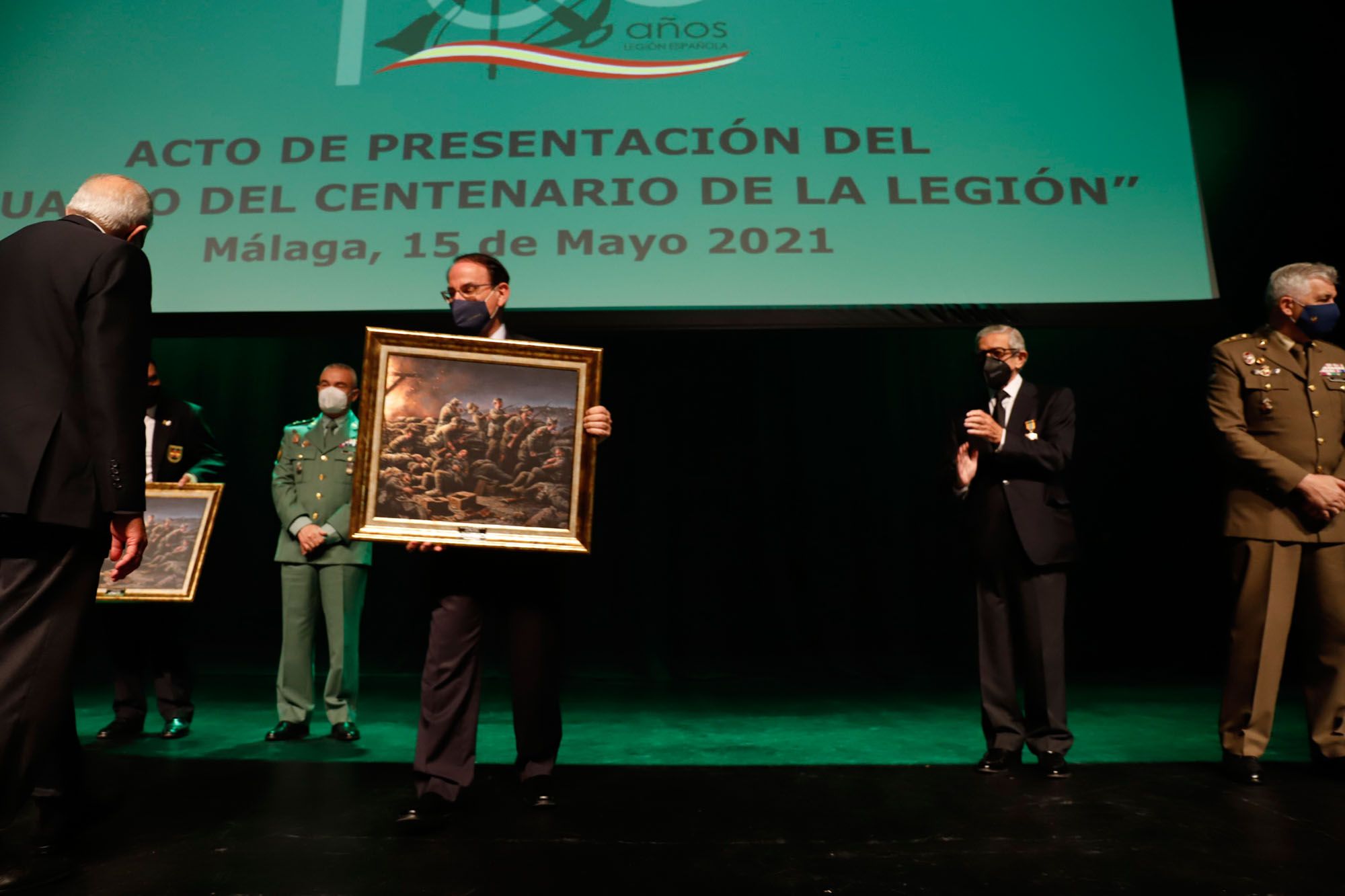 Acto de presentación del cuadro del centenario de la Legión