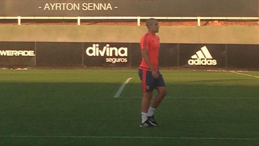 Feghouli llega tarde al entrenamiento