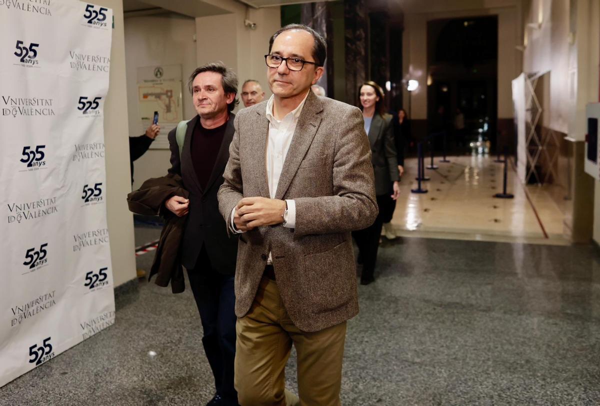 Todas las fotos de la sesión electoral al Rectorado de la UV