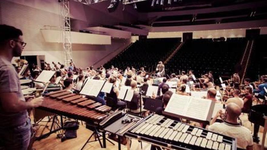 Un ensayo de la anterior orquesta residente del auditorio en el ADDA.