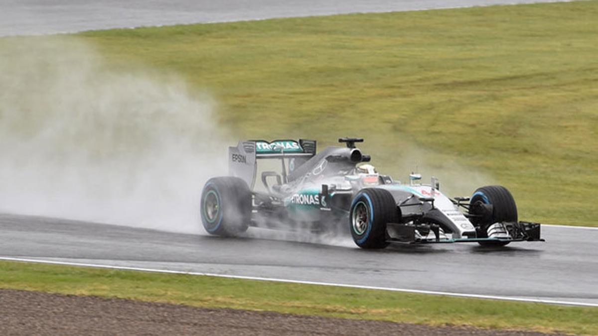 Hamilton, rodando en Suzuka