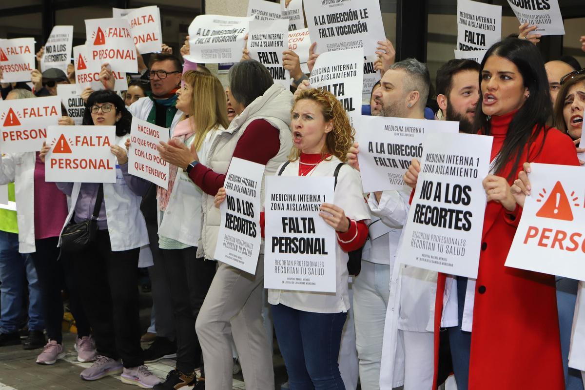 Además se reclamaba el aumento de personal.