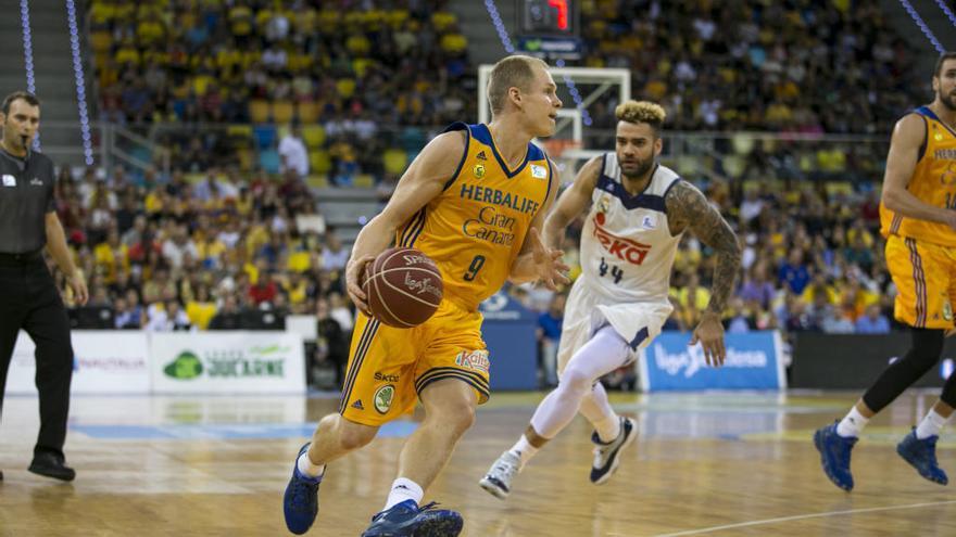 Sasu Salin durante su anterior etapa en el Herbalife Gran Canaria.