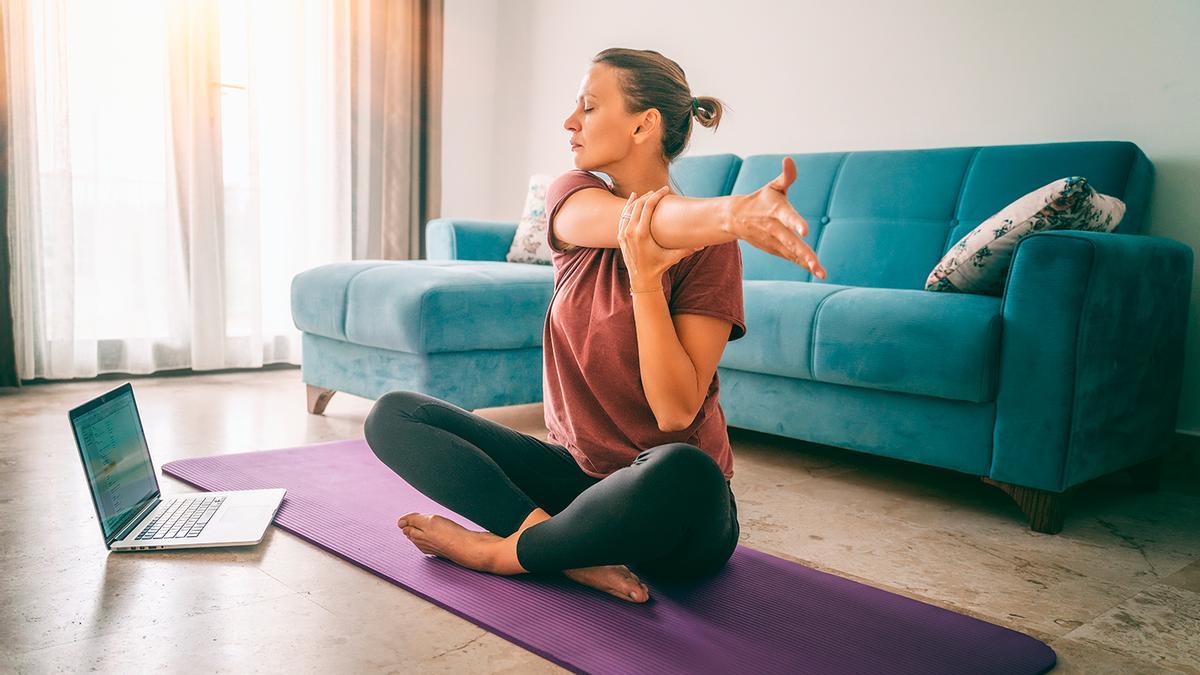 Marca abdominales con el ejercicio de solo 30 segundos que puedes hacer en casa