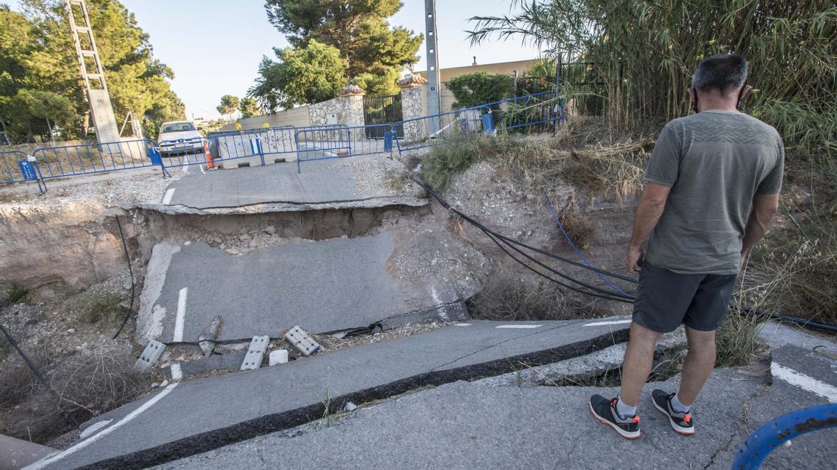 Los daños causados por las lluvias en el camino de la Molineta, en una imagen de julio de 2020. La DANA fue en septiembre de 2019