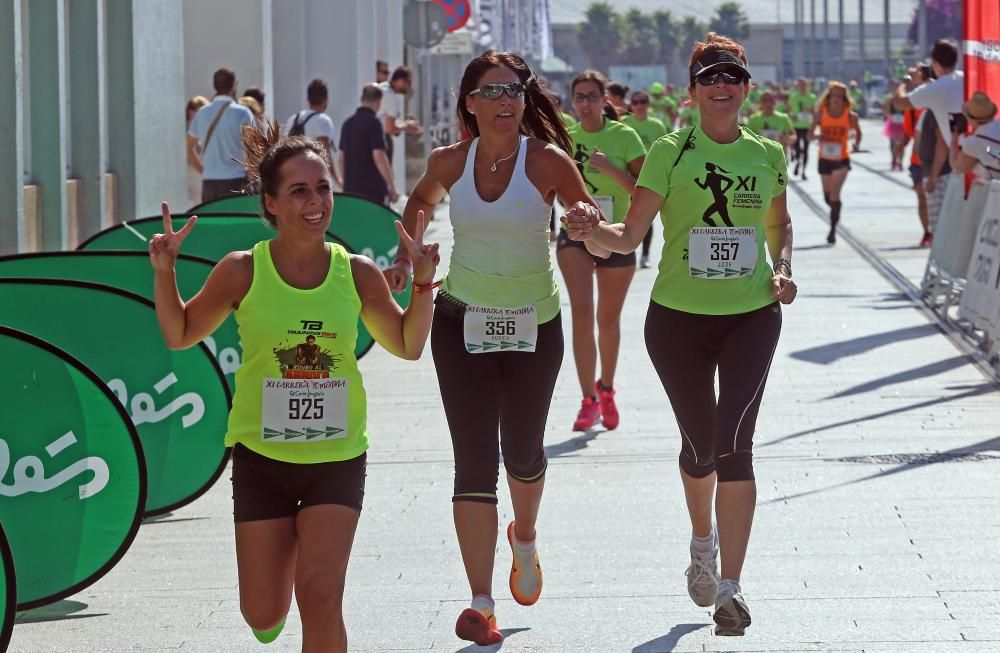 La ola de solidaridad venció a la ola de calor en la Carrera Solidaria Femenina de Vigo, en la que hubo mucha diversión