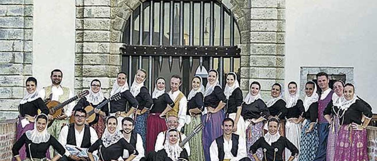 Los integrantes de Calabruix posando en tierras húngaras.