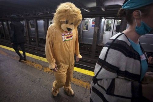 Los Ángeles, Nueva York, México, Lima, Hong Kong, Londres... Los disfraces de Halloween han tomado las calles de muchas ciudades