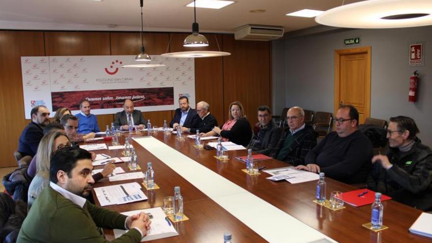 Primera reunión de la junta directiva de la Asociación de Empresarios del Polígono de San Cibrao. |   // F.C.