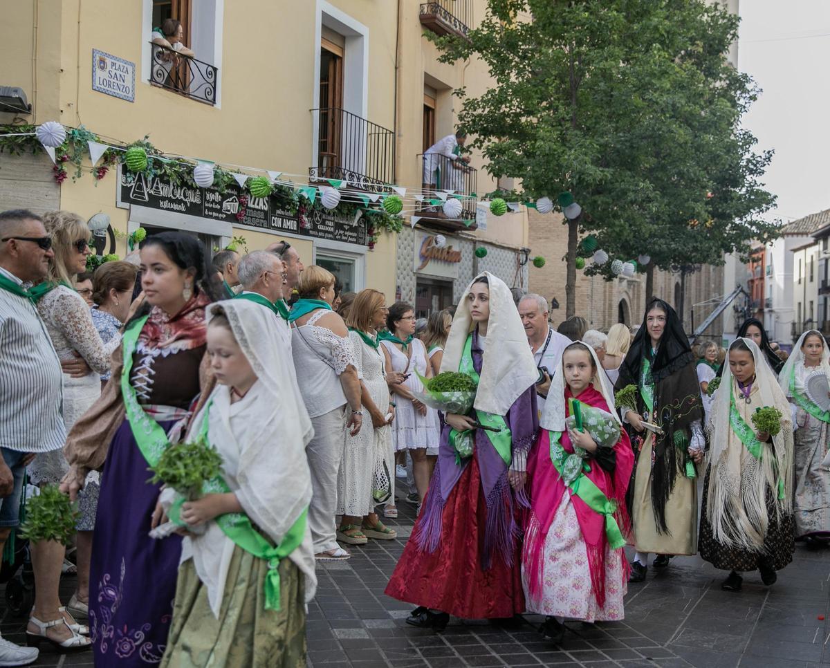 Tradicional ofrenda de flores y frutos de San Lorenzo.