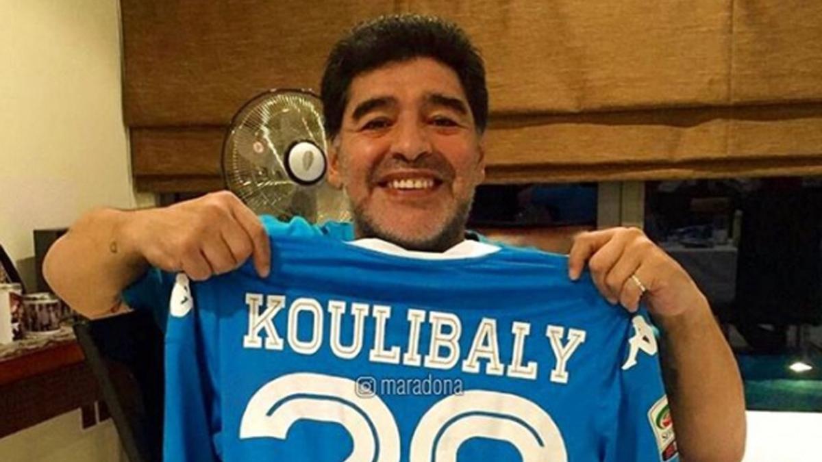 Maradona celebró el gol de Koulibary