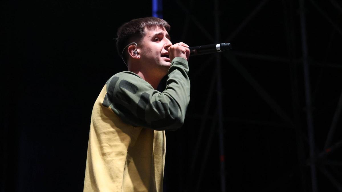 El cantante 9Louro, durante un concierto en Santiago.