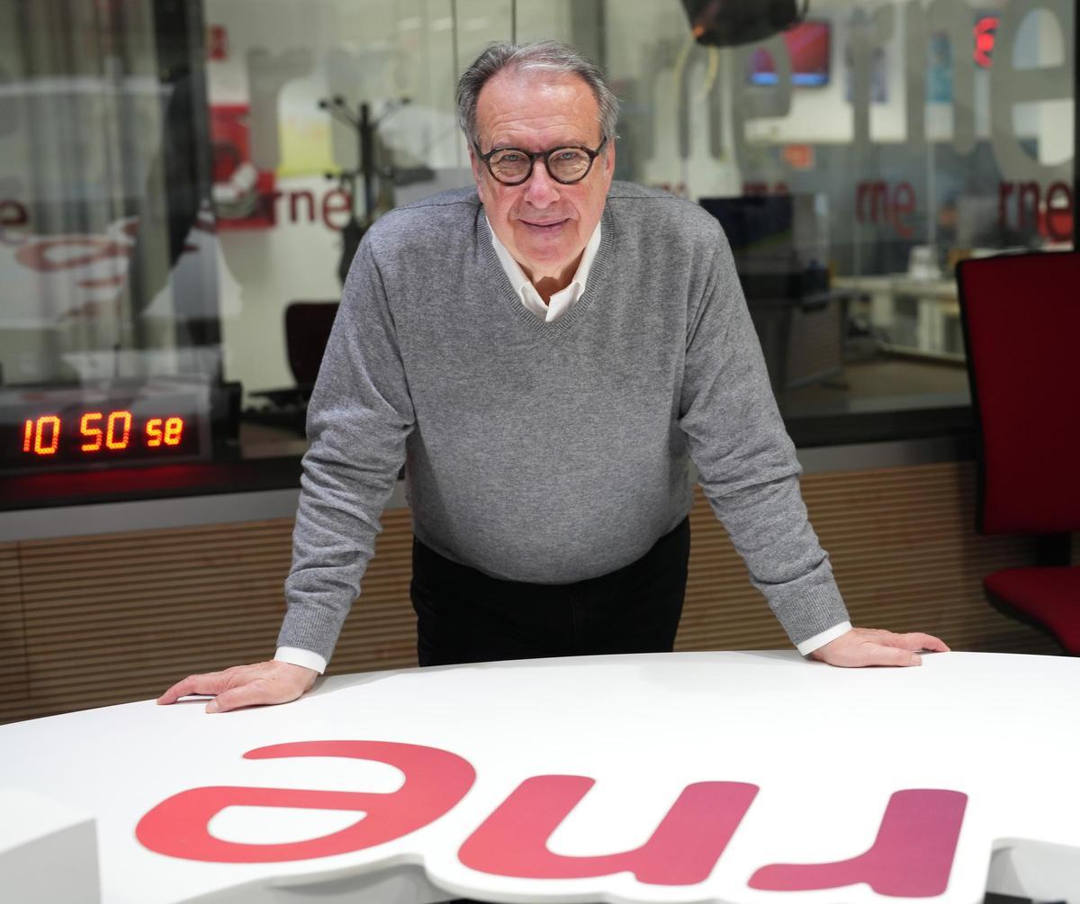 Josep Cuní, director y presentador de 'Las mañanas de RNE', en un momento de la entrevista.