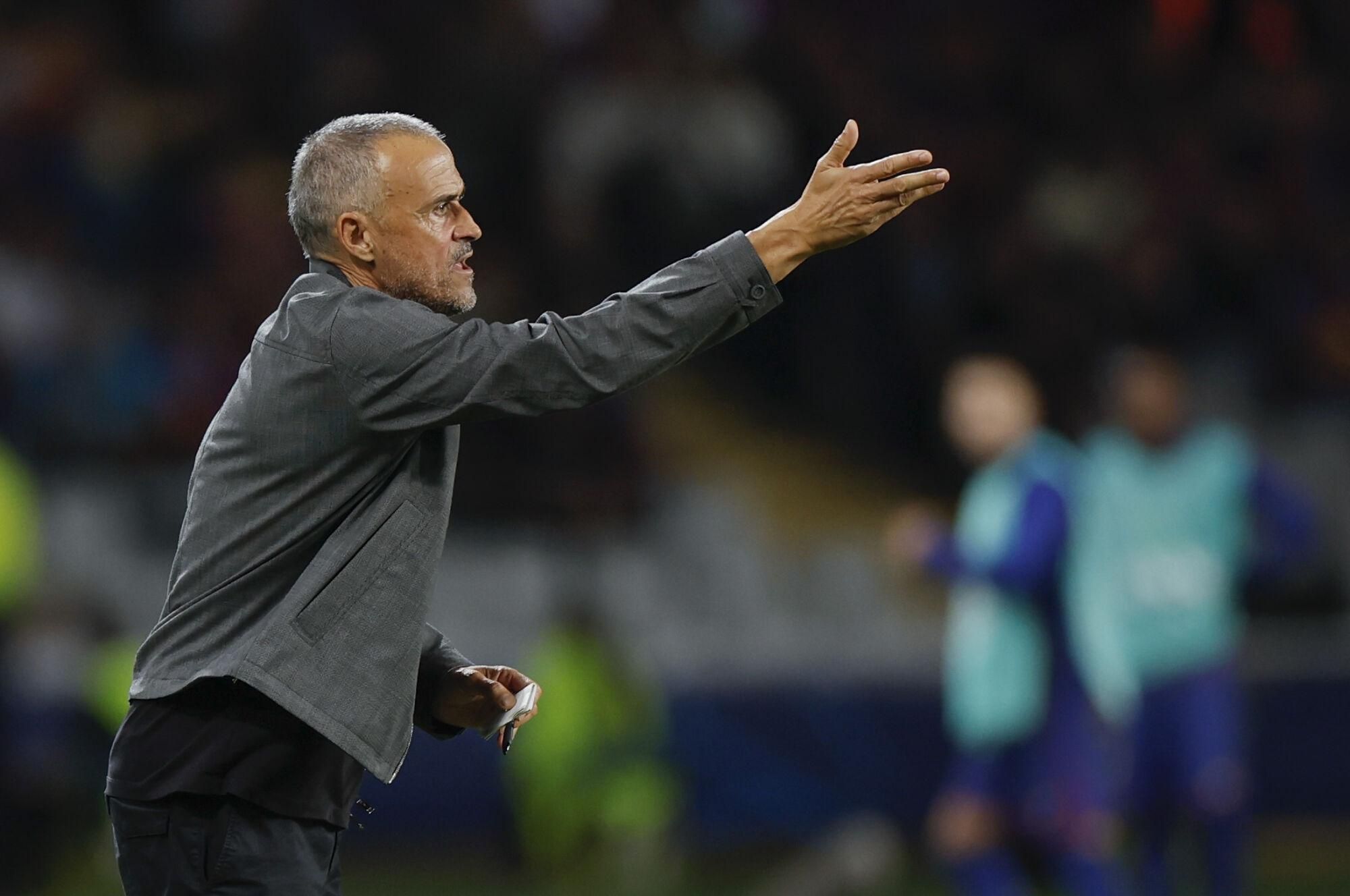 Paris Saint Germain's head coach Luis Enrique during the UEFA Champions League phase soccer match between FC Barcelona and PSG in Barcelona, Spain, 01 October 2025. EFE/Alberto Estevez
