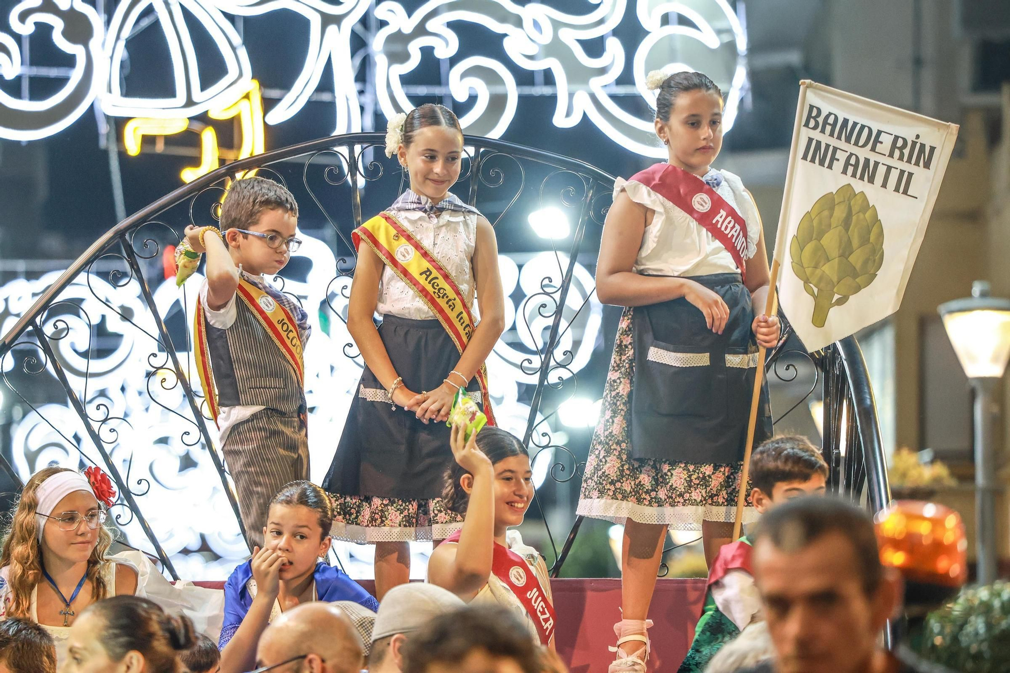Aquí están las mejores fotos del bando de las fiestas de Almoradí 2025